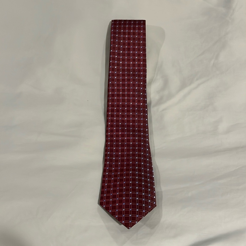 New with tags Saddlebred tie, tan with design